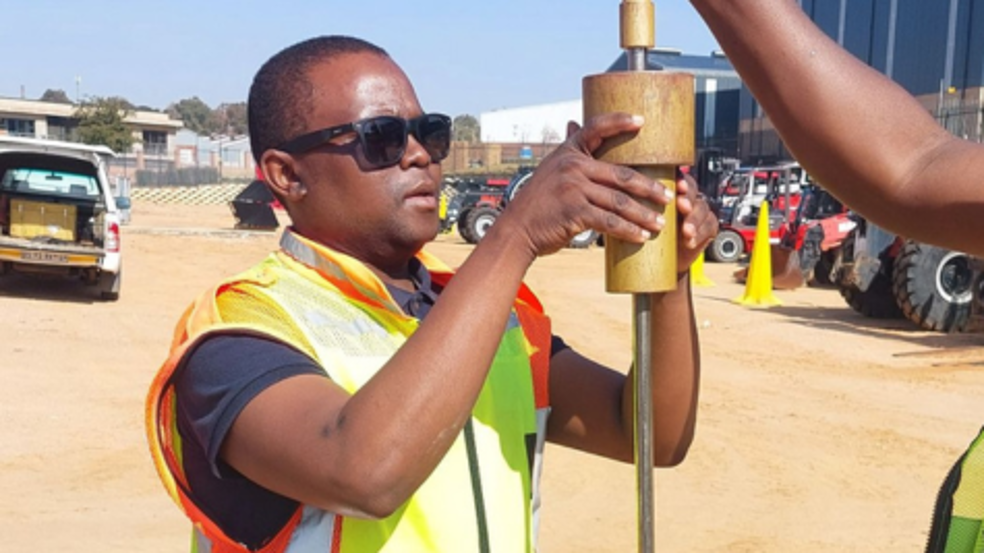 A photo of Potego on site